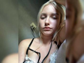 NikaMii webcam model stream image