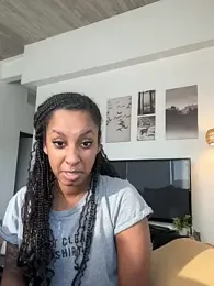 Your_Paris webcam model stream image