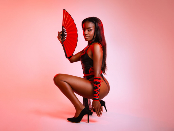 MiaHoopson webcam model stream image