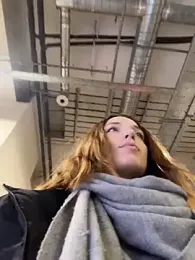 DollyTall webcam stripchat model stream image