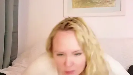 Sarah4you webcam model stream image