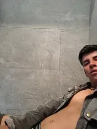 ZaneHoward webcam stripchat model stream image