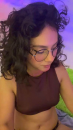 Hot_crisps webcam model stream image