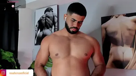 noah_crux webcam model stream image