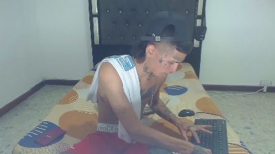 MaxxBigcock webcam model stream image