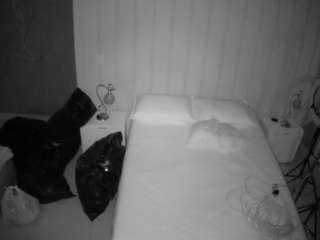 voyeurcam-casa-salsa-bedroom-1 webcam model stream image