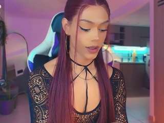 queen-violett1 webcam model stream image