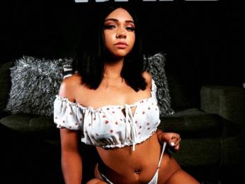 NashaLoule webcam model stream image