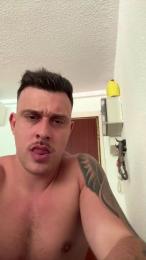 Elyoruga webcam cam4 model stream image