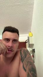 Elyoruga webcam model stream image