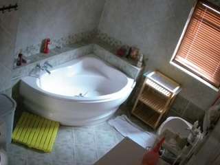 voyeurcam-julmodels-bath-1st-2 webcam model stream image
