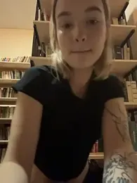 Baby_Tiny webcam model stream image