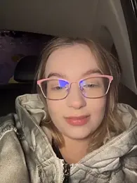 Baby_Tiny webcam model stream image