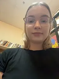 Baby_Tiny webcam model stream image