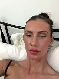 MilaRenee webcam model stream image