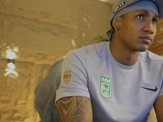 Logan Varela webcam flirt4free model stream image