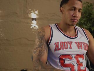 Logan Varela webcam model stream image