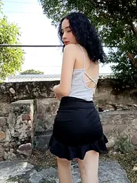 sweet_outdoor_charm webcam model stream image