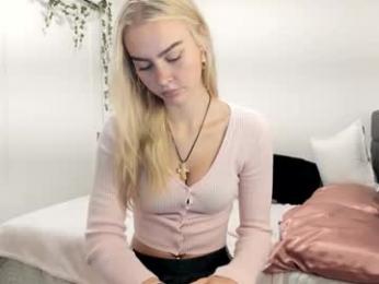 ariah_is_blonde webcam model stream image