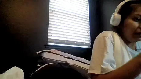 Tallhungcloudyyy webcam model stream image