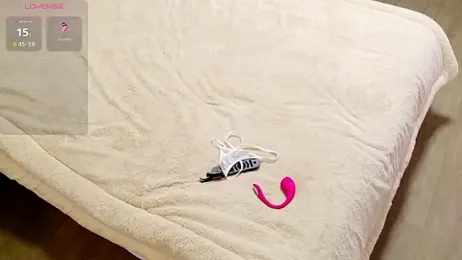 Lucky-baby webcam model stream image