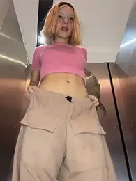 SweetBunnyGF webcam model stream image