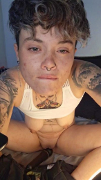 Megan222_ webcam model stream image