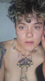 Megan222_ webcam model stream image