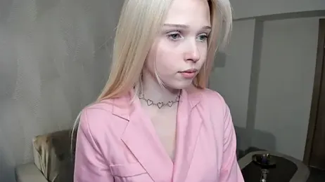 CherrylHolme webcam stripchat model stream image