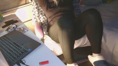 Larajustfu webcam model stream image