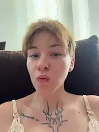 IceMur webcam stripchat model stream image