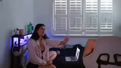 yourmila1 webcam model stream image