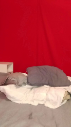 Apriilhot webcam model stream image