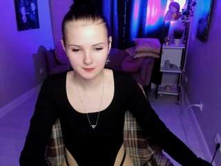 leilashynest webcam model stream image