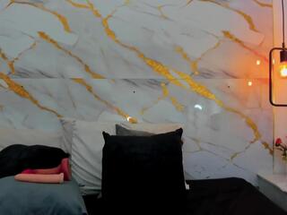 Zoee Ross webcam model stream image