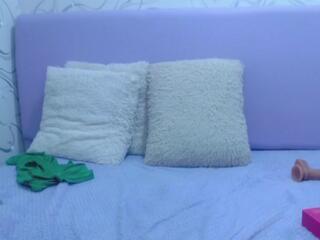 Alondra Castillo webcam model stream image