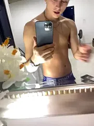 Boyfriend-Hot webcam model stream image