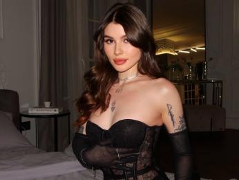 RinaLowes webcam model stream image