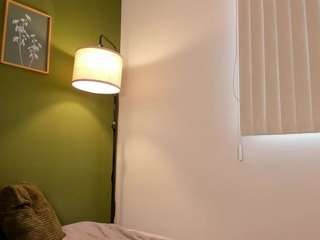 karlyee webcam model stream image