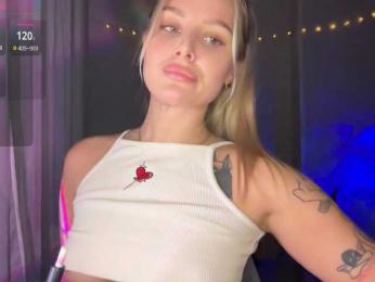 Alicemiumur webcam model stream image