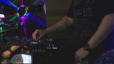 1st_omen webcam model stream image