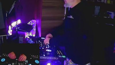 1st_omen webcam model stream image