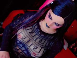 yarethrouss webcam model stream image