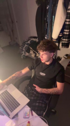 Plewus99 webcam cam4 model stream image