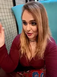 Juicy_PeachLux webcam model stream image