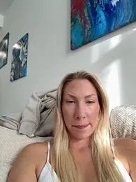 LuisaBecker webcam model stream image