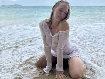 VickiAstra webcam model stream image