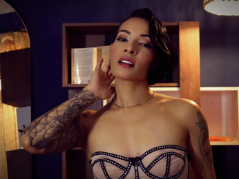 LadyRussell webcam model stream image