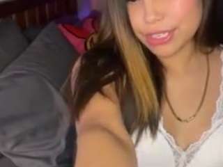 lillytillercam webcam model stream image