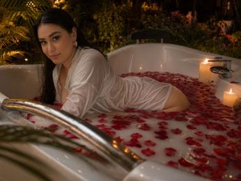 NatalyBloom webcam model stream image